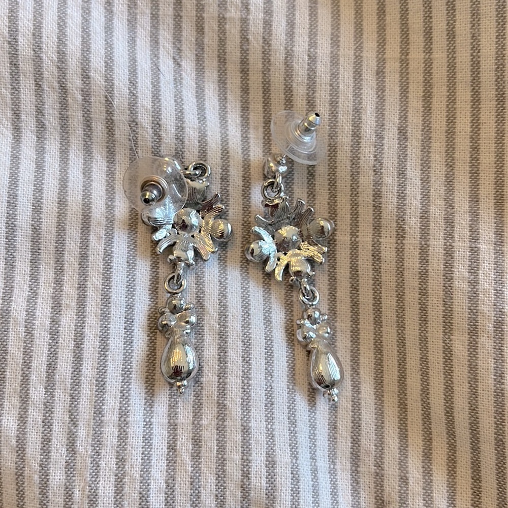 Dangle earrings - Picture 3 of 3